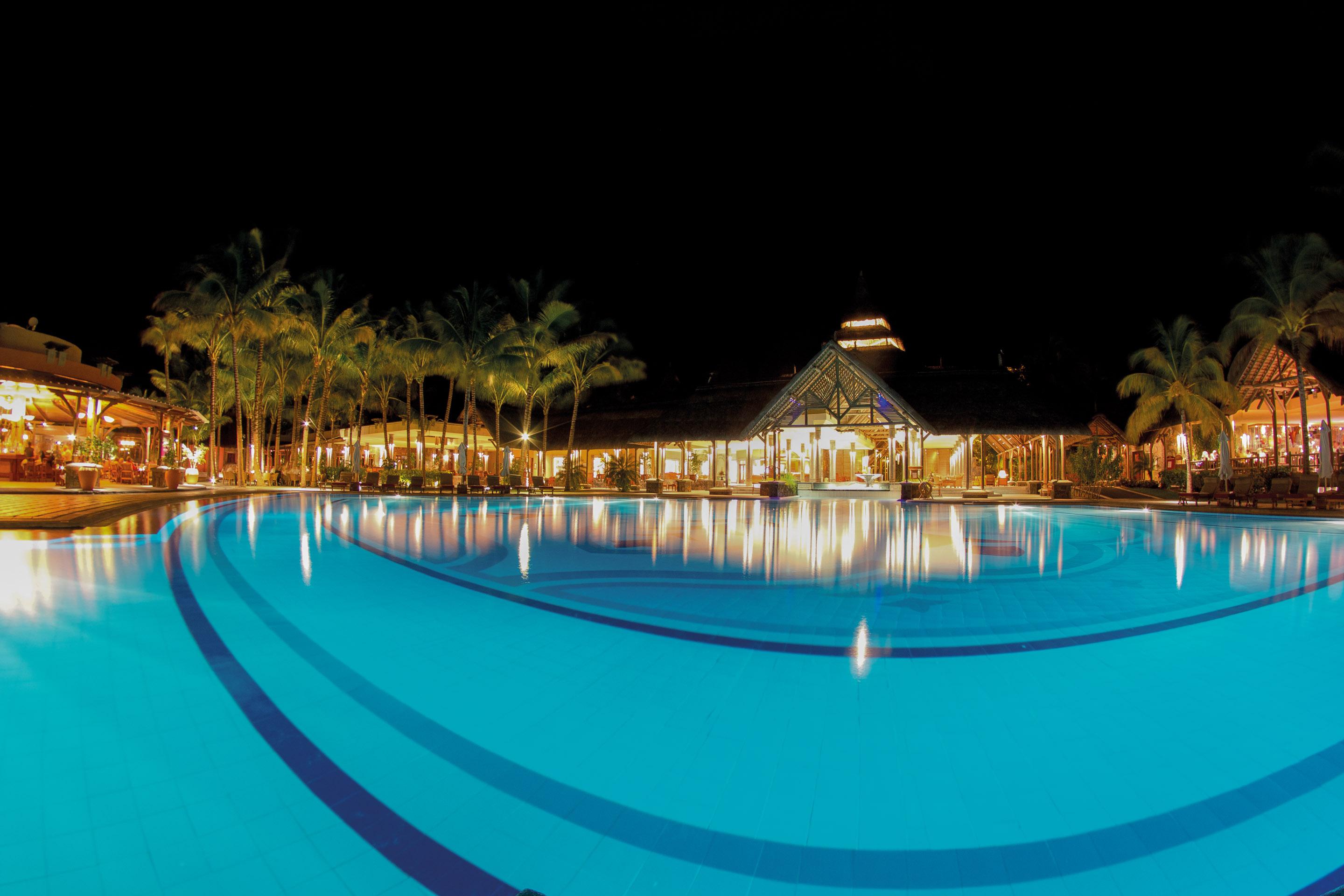 Shandrani Beachcomber & 4* Blue Bay